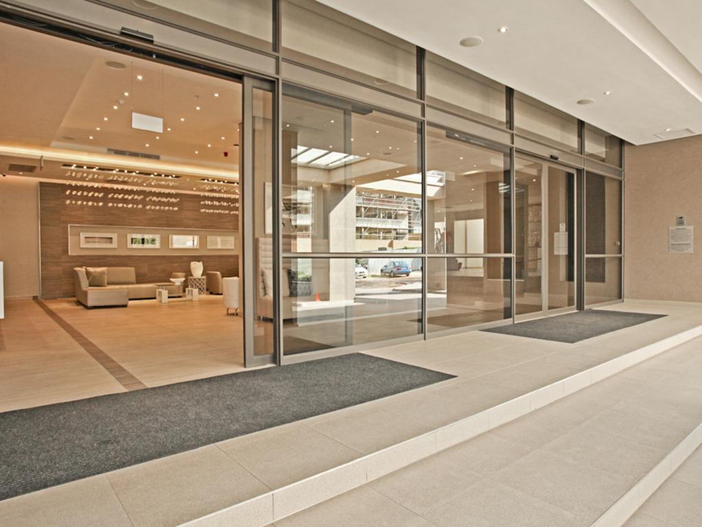 Luxurious Sandton Skye Apartment Exterior photo